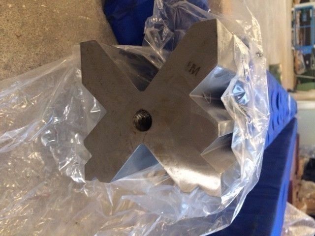 V-BLOCK 110 X 110 X 3200MM